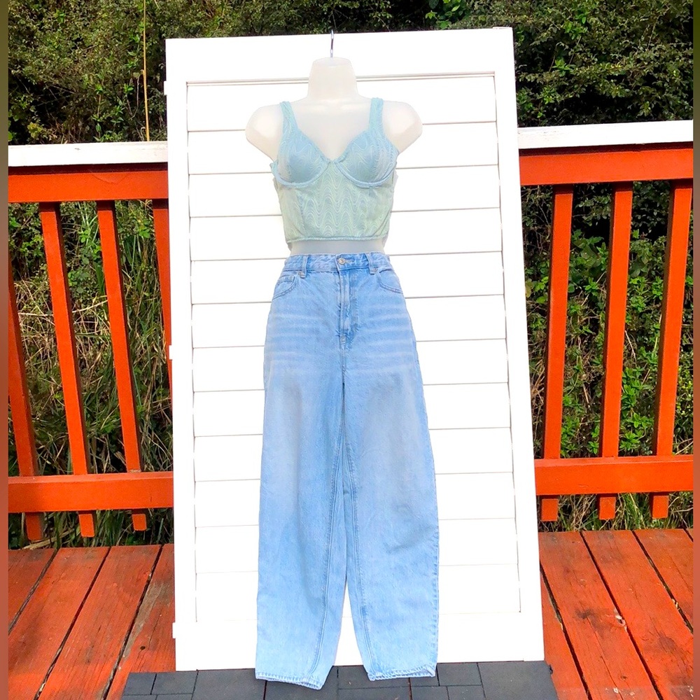 American Eagle Outfitters Light Blue Boyfriend Jeans